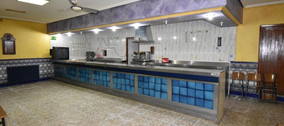 Gewerbliche Immobilie in Matapozuelos, Spain 859m², Nr. 81669 2