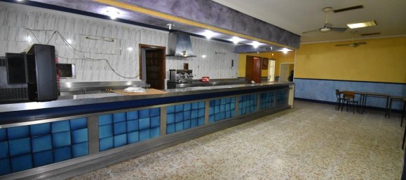 Gewerbliche Immobilie in Matapozuelos, Spain 859m², Nr. 81669 3