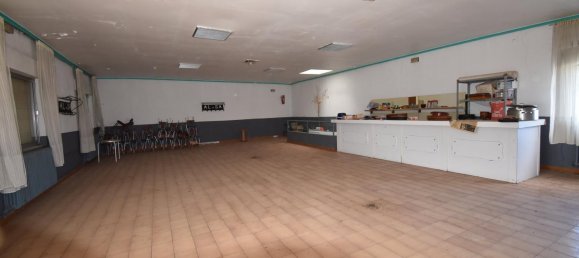 Gewerbliche Immobilie in Matapozuelos, Spain 859m², Nr. 81669 4