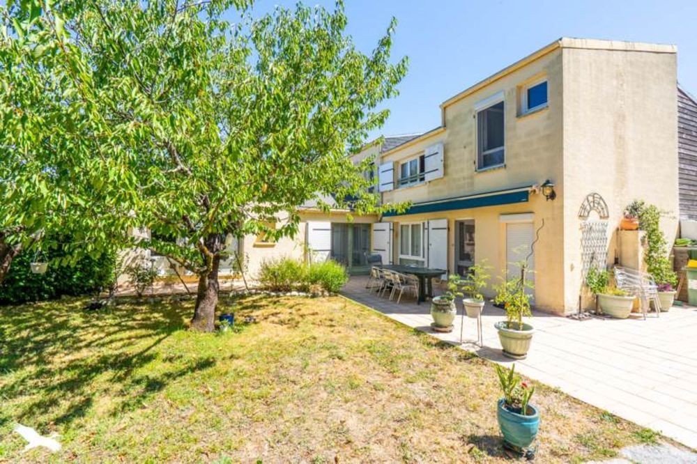 4 bedrooms House in Gradignan, France No. 287899