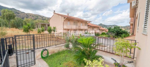3 bedrooms House in Messina, Italy No. 358909 4