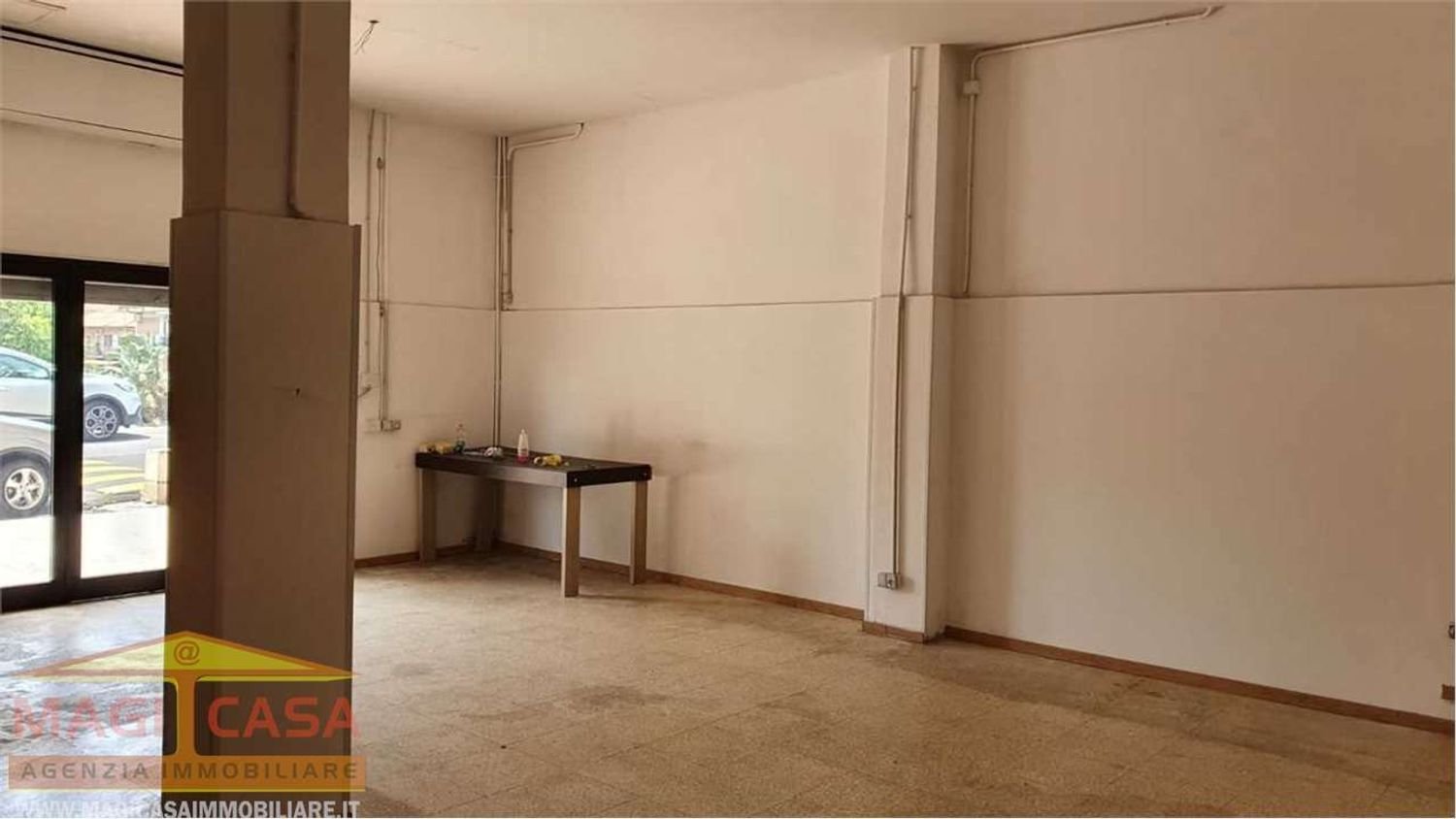  عقار تجاري في Belpasso, Italy 80متر مربع رقم 157059