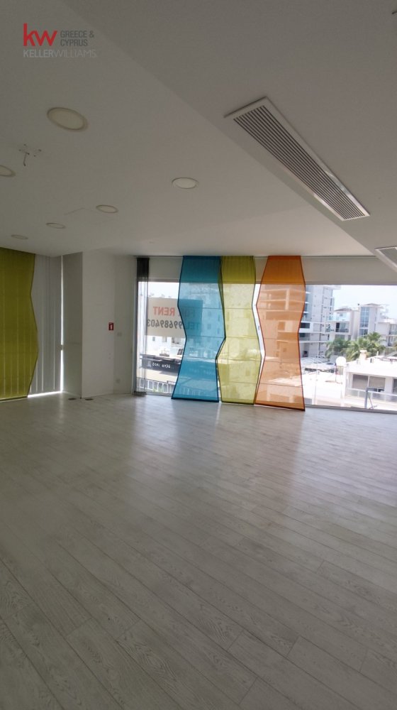 6 rooms Office in Strovolos, Cyprus No. 26483