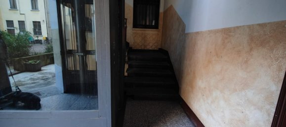 2-salle Appartement à Milan, Italy No. 240728 5