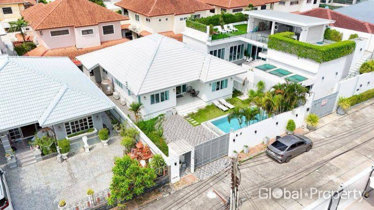 Дом с 5 спальнями в Паттайя, Таиланд № 67389