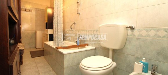 2-salle Appartement à Nichelino, Italy No. 129266 18