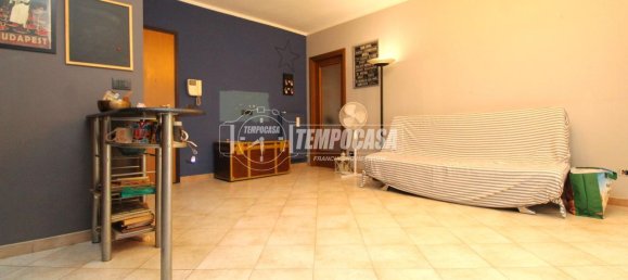 2-salle Appartement à Nichelino, Italy No. 129266 8