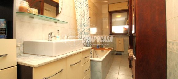 2-salle Appartement à Nichelino, Italy No. 129266 16