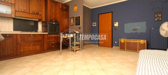 2-salle Appartement à Nichelino, Italy No. 129266 6