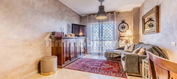 Apartamento de 2 dormitorios en Rome, Italy No. 16030 3