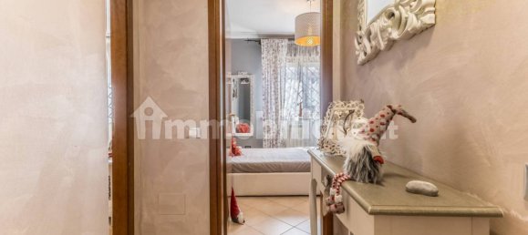 Apartamento de 2 dormitorios en Rome, Italy No. 16030 9