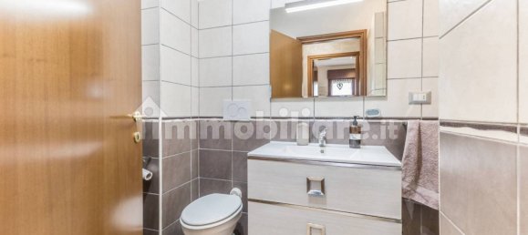 Apartamento de 2 dormitorios en Rome, Italy No. 16030 18