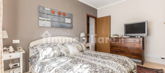 Apartamento de 2 dormitorios en Rome, Italy No. 16030 12