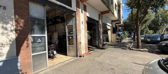 1 room Commercial property in Rome, Italy No. 343382 13