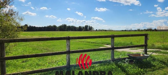 6 bedrooms House in Oleggio, Italy No. 358270 4