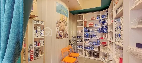 80m² Commercial property in La Seyne-sur-Mer, France No. 339620 4