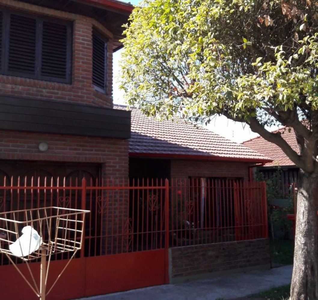 3 bedrooms House in Mar del Plata, Argentina No. 95479