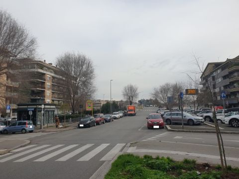 2 rooms Commercial property in Rome, Italy No. 16239