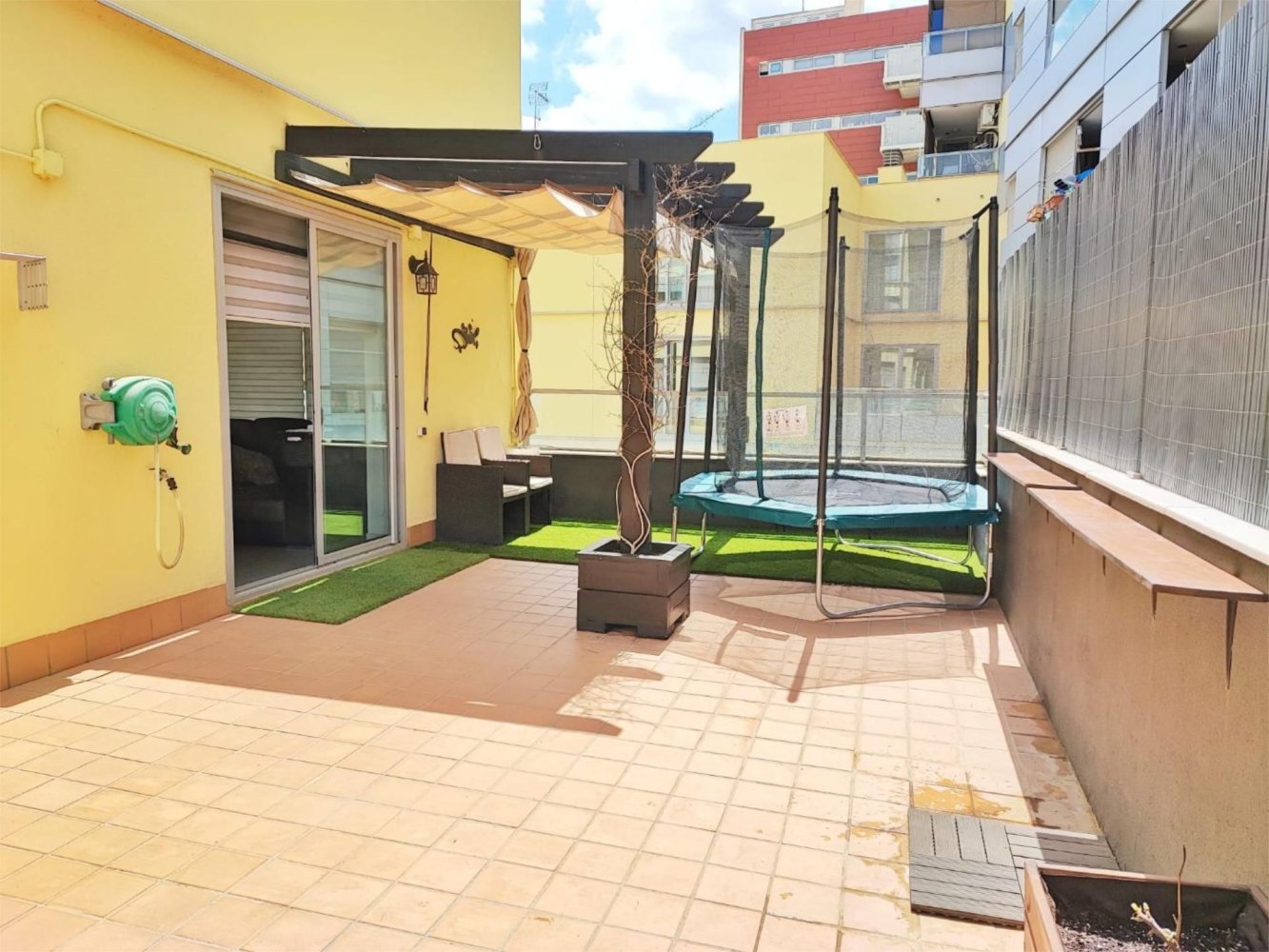 Apartamento de 3 dormitorios en Terrassa, Spain No. 167602