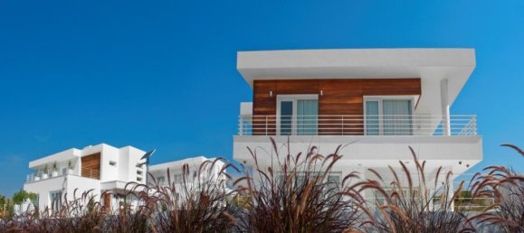 5 rooms Villa in Limassol, Cyprus No. 2028 2