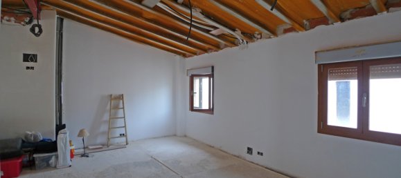 5 bedrooms Townhouse in Jalon, Spain No. 9832 28