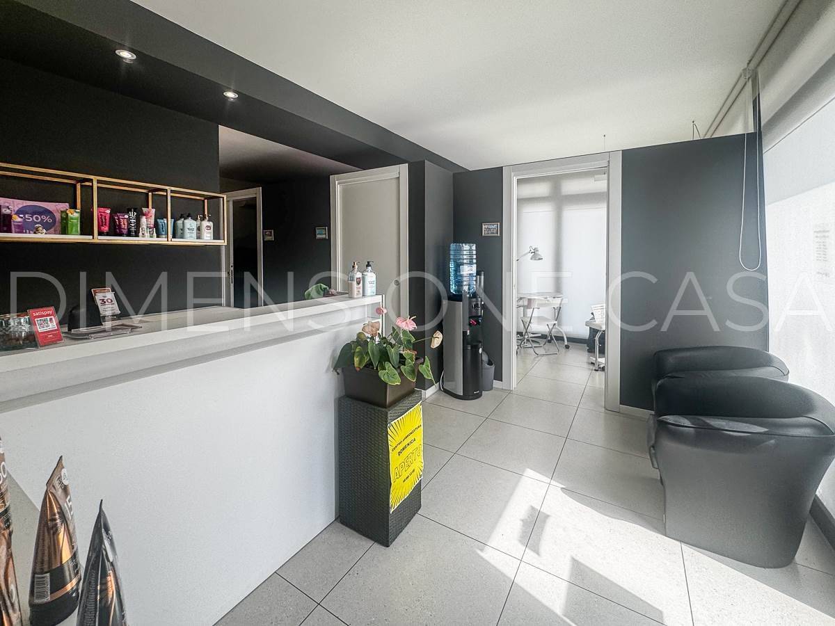 4 rooms Commercial property in Cavezzo, Italy No. 371690