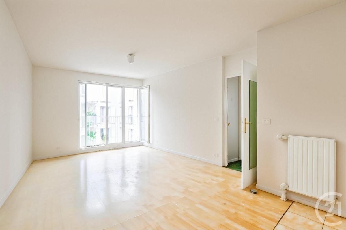 Квартира с 1 спальней в Пантен, Франция № 291979