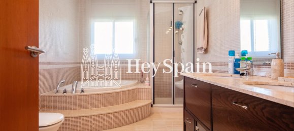 4 bedrooms House in Coma-Ruga, Spain No. 559 15