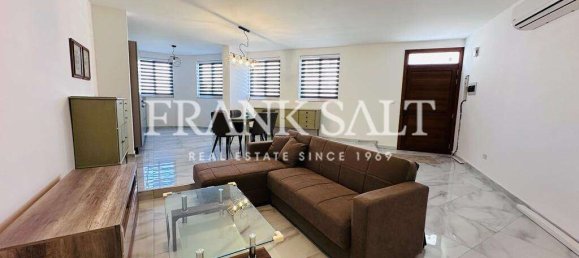 3 bedrooms Maisonette in Pembroke, Malta No. 4973 2