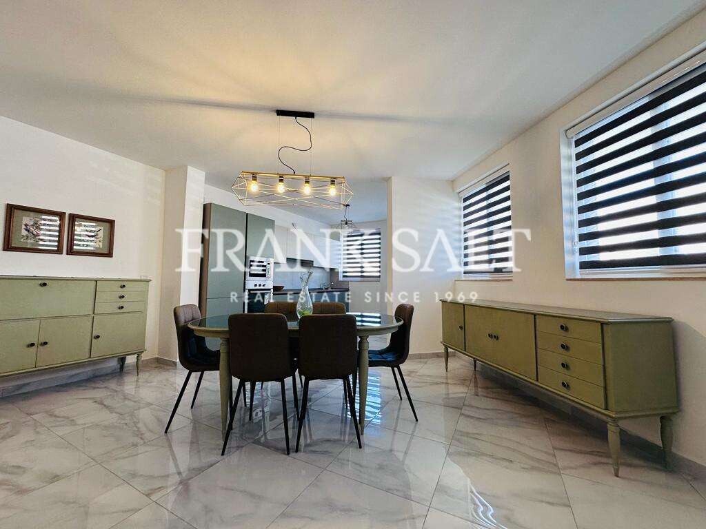 3 bedrooms Maisonette in Pembroke, Malta No. 4973