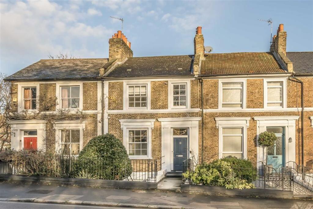 2 bedrooms Apartment in Lewisham, United Kingdom No. 10094