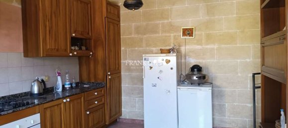3 bedrooms Maisonette in Fgura, Malta No. 1996 4