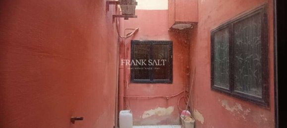 3 bedrooms Maisonette in Fgura, Malta No. 1996 9