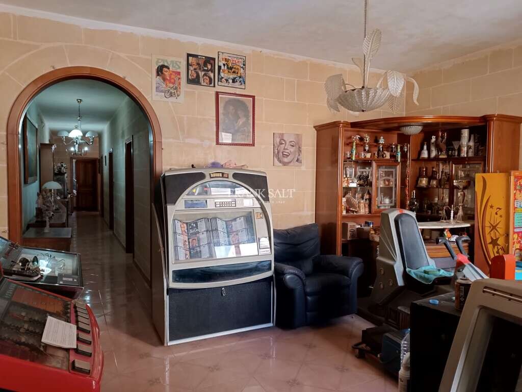 3 bedrooms Maisonette in Fgura, Malta No. 1996