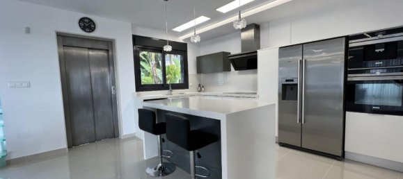 5 bedrooms Villa in San Miguel de Salinas, Spain No. 9872 8