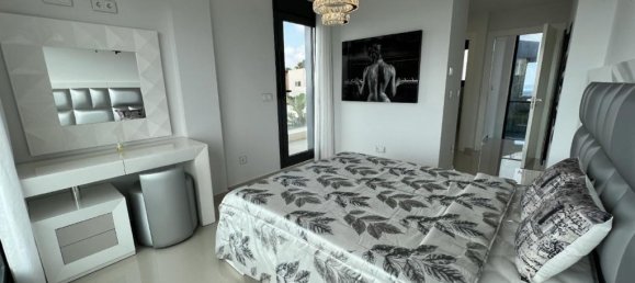 5 bedrooms Villa in San Miguel de Salinas, Spain No. 9872 6