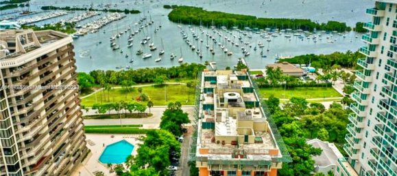 1 dormitorio propiedad comercial en venta en Miami, Miami-Dade, Florida, USA № 614607 2