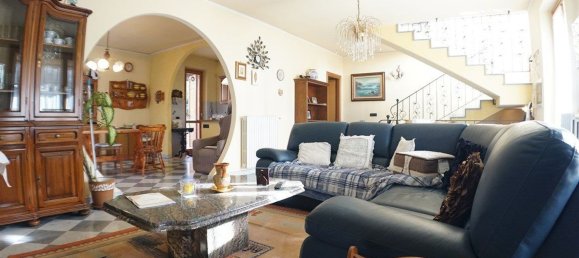 7 rooms House in Massa, Italy No. 141239 16