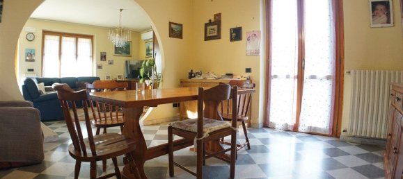 7 rooms House in Massa, Italy No. 141239 5