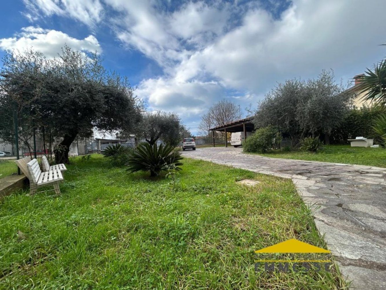 7 rooms House in Massa, Italy No. 141239