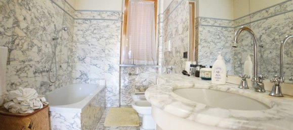 7 rooms House in Massa, Italy No. 141239 13