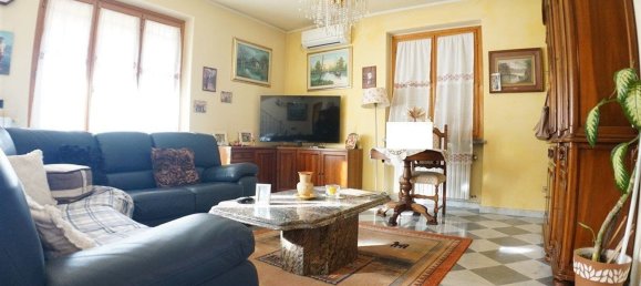 7 rooms House in Massa, Italy No. 141239 4