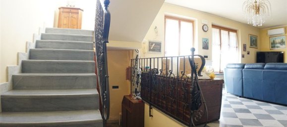 7 rooms House in Massa, Italy No. 141239 8