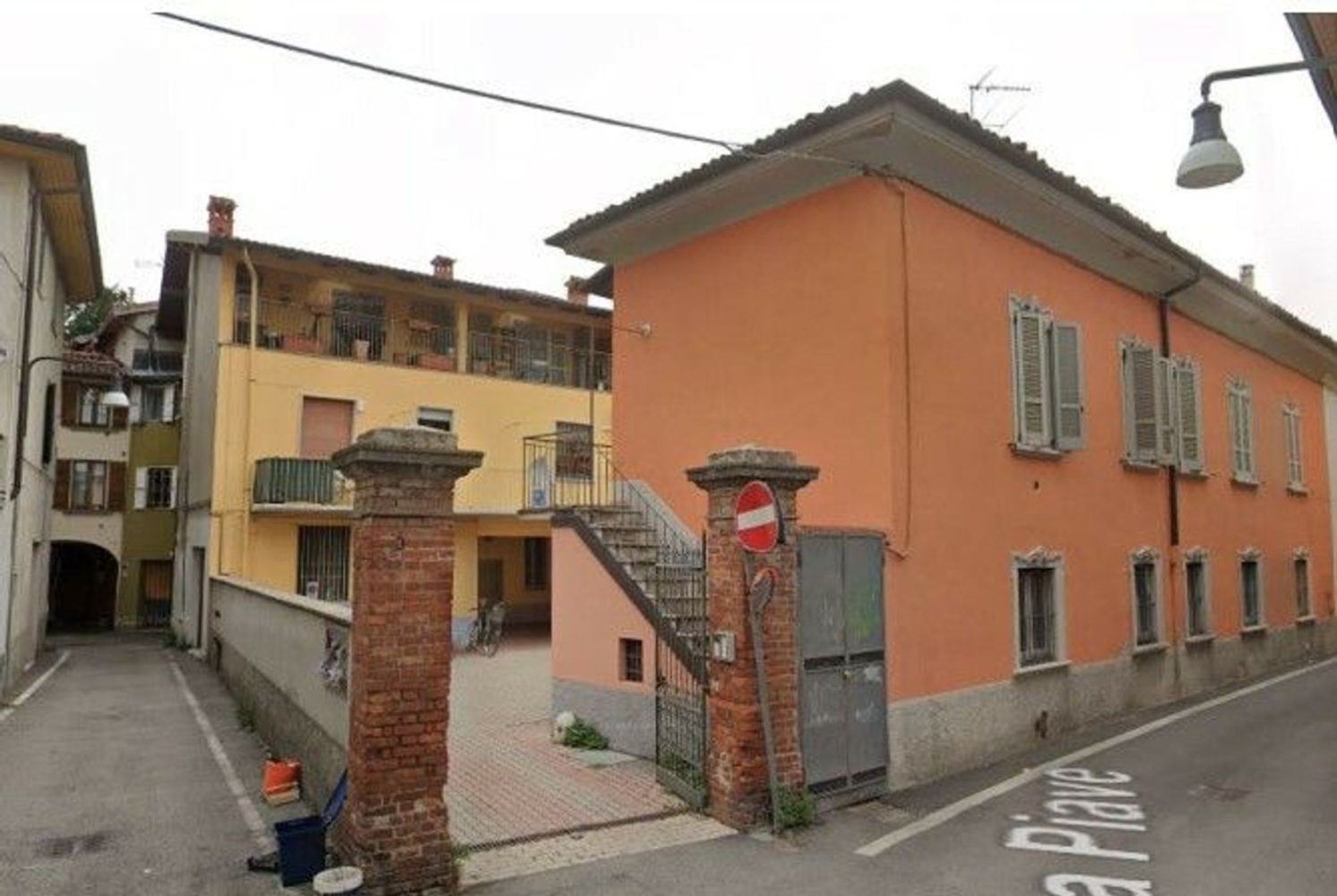 2 rooms Apartment in Stezzano, Italy No. 5925