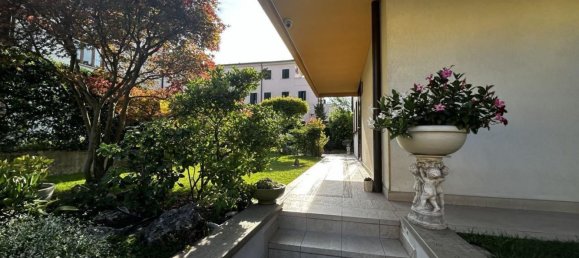 5 bedrooms Villa in Padua, Italy No. 349368 4
