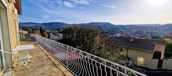 5 bedrooms House in Apt, France No. 355640 2