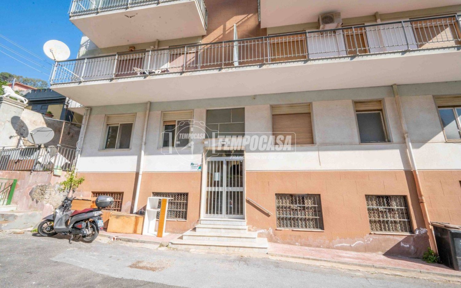 Apartamento de 2 dormitorios en Messina, Italy No. 269645