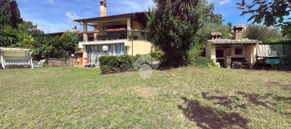 3 bedrooms Villa in Trevignano Romano, Italy No. 353009 5