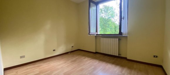 4 rooms House in Bolzano Novarese, Italy No. 49713 39