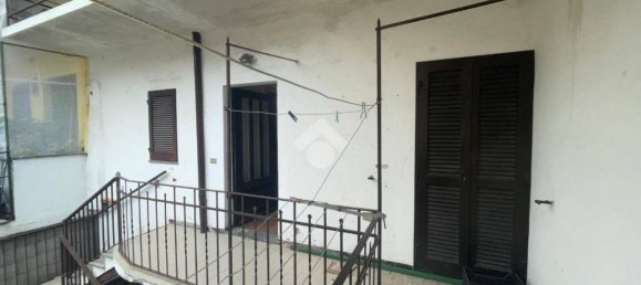 2 Schlafzimmer Haus in Borgomanero, Italy, Nr. 49795 2